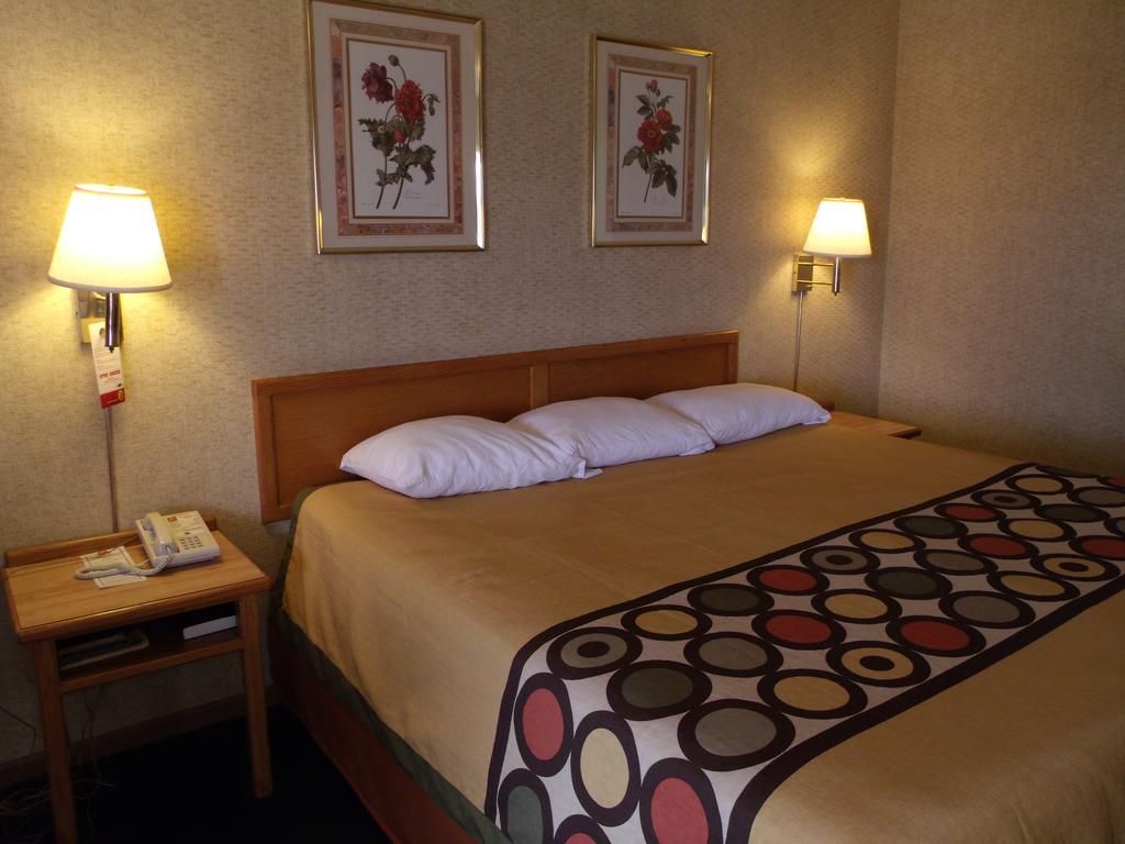 Budgetel Inn & Suites Butler Exterior photo