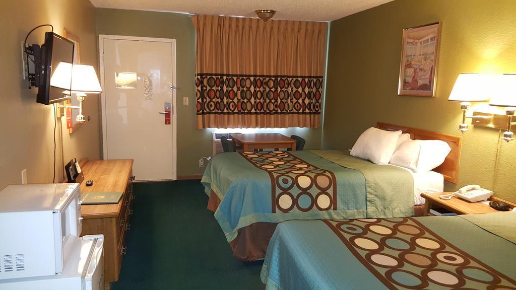 Budgetel Inn & Suites Butler Exterior photo