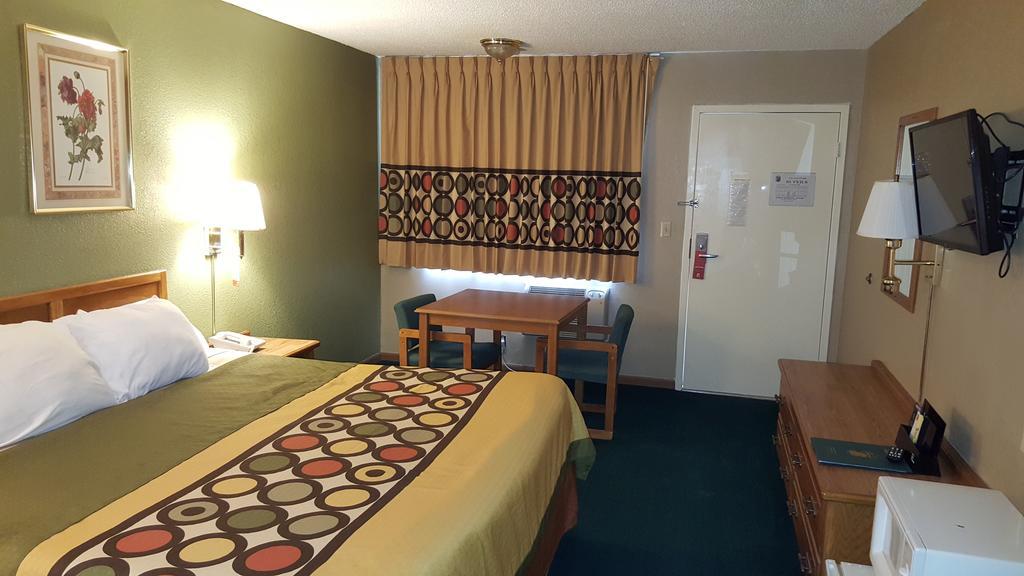 Budgetel Inn & Suites Butler Exterior photo