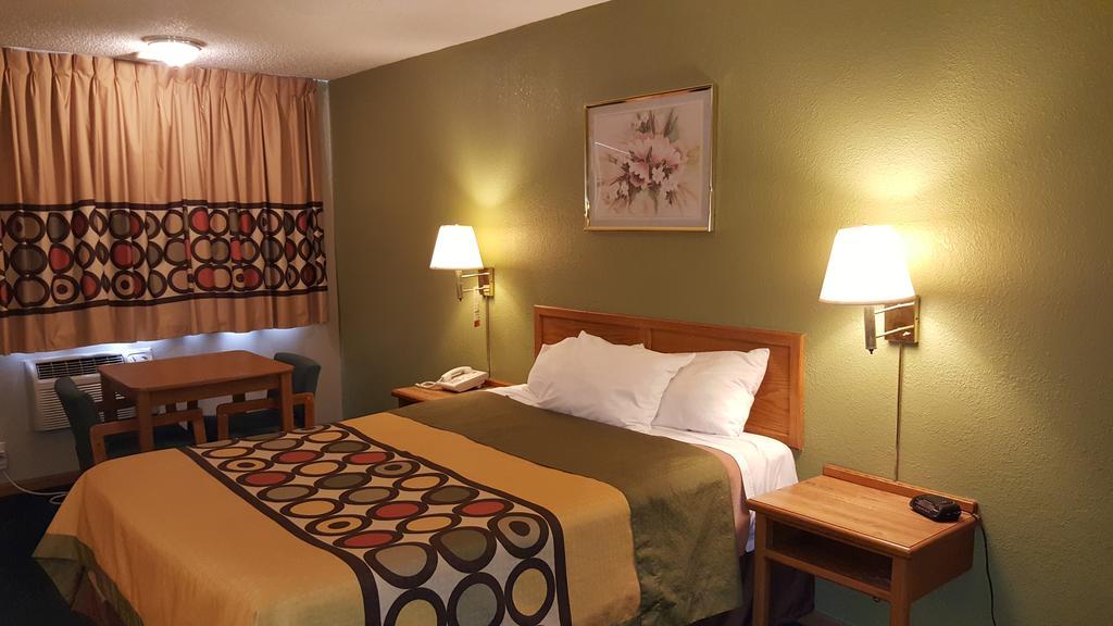 Budgetel Inn & Suites Butler Exterior photo